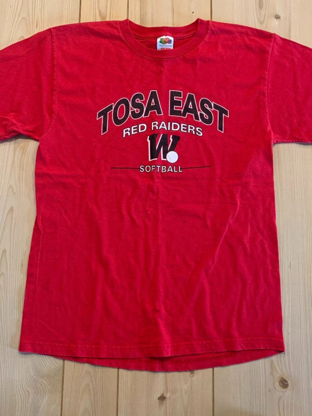 Vintage Y2K Wauwatosa East Red Raiders Softball Baseball Wisconsin T-Shirt M